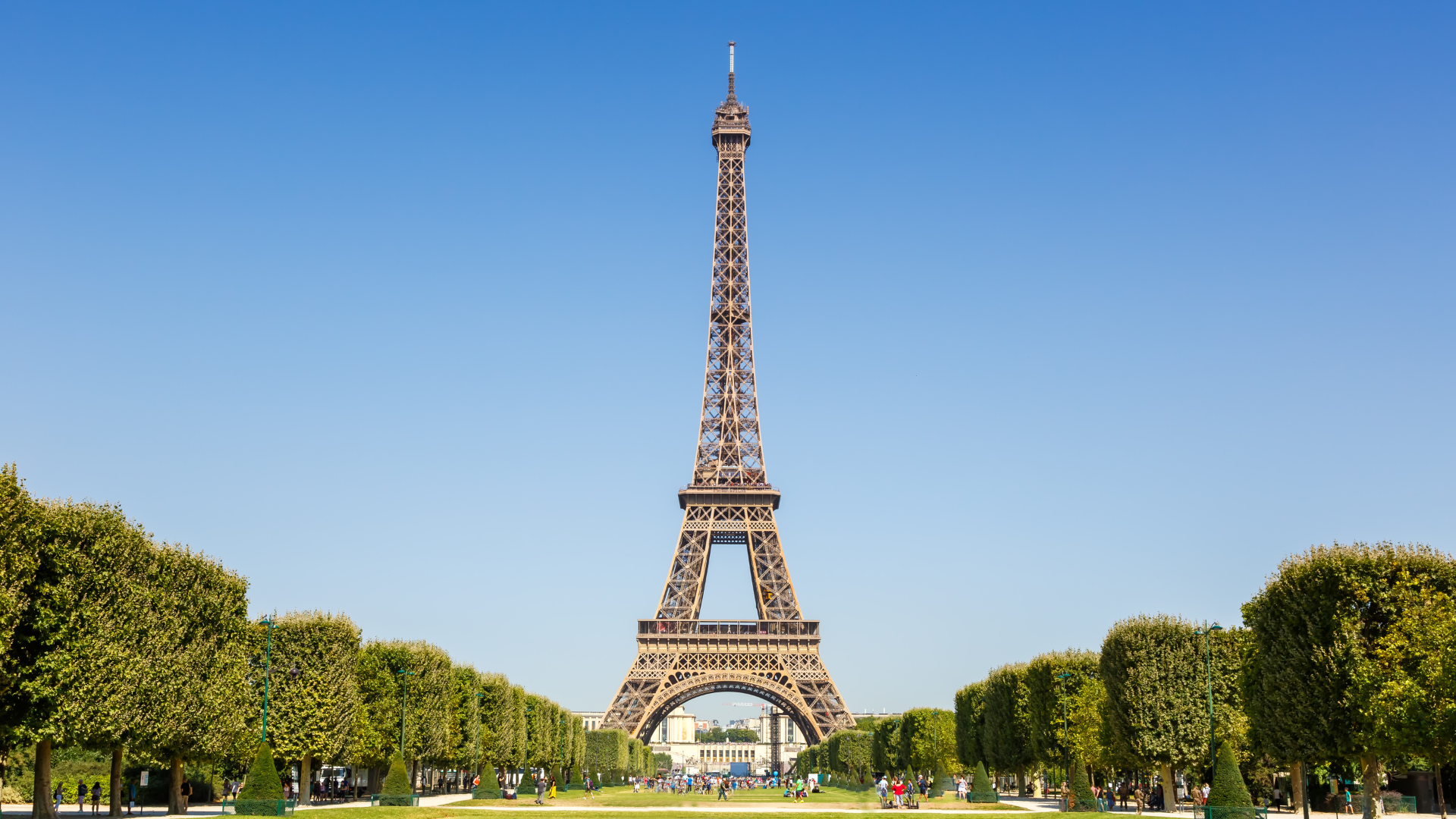 Affordable hotel options near Paris attractions